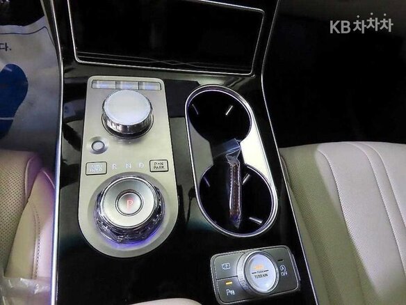 2024 Genesis GV80 I Рестайлинг, белый, 7850010 рублей - вид 11