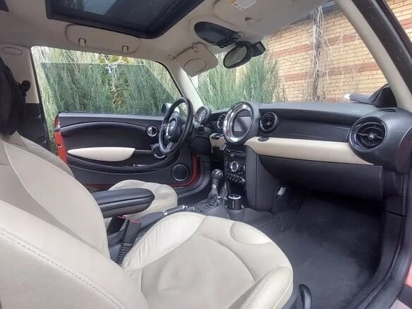 2012 Mini Hatch Cooper S II (R56) Рестайлинг, оранжевый, 1240000 рублей - вид 11