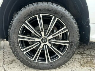 2013 Lexus LX 570 III Рестайлинг, белый, 3850000 рублей, вид 4