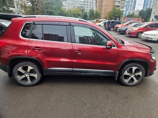 2012 Volkswagen Tiguan I Рестайлинг, красный, 1475000 рублей, вид 3
