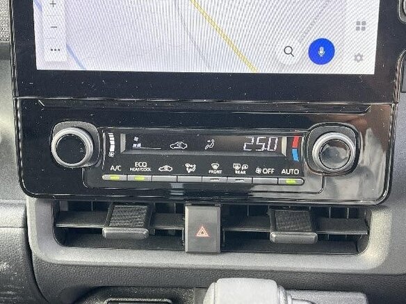 2023 Toyota Sienta III, белый - вид 12