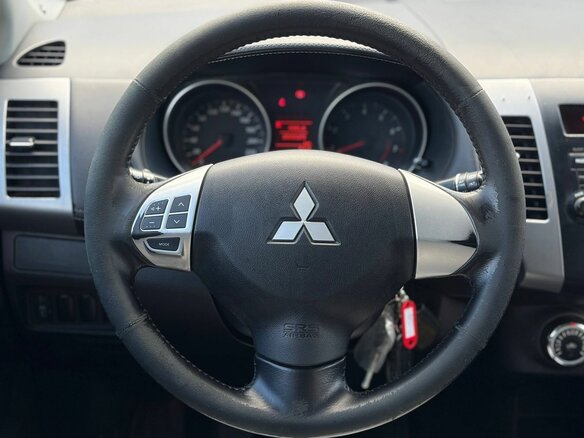 2010 Mitsubishi Outlander II Рестайлинг, серебристый, 909000 рублей - вид 19