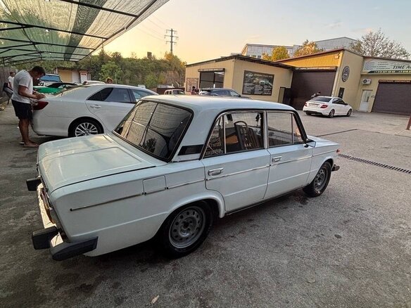 1996 Lada (ВАЗ) 2106, белый, 180000 рублей - вид 2