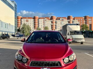 2013 Chevrolet Aveo II, красный, 650000 рублей, вид 2