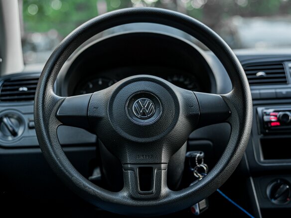 2011 Volkswagen Polo V, чёрный - вид 5