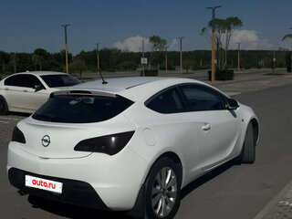 2013 Opel Astra GTC J Рестайлинг, белый, 900000 рублей, вид 3