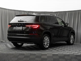 2022 Skoda Kodiaq I Рестайлинг, чёрный, 3455000 рублей, вид 4