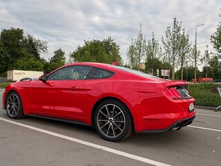 2021 Ford Mustang VI Рестайлинг, красный, 2999999 рублей, вид 3