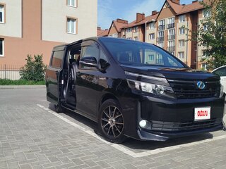 2015 Toyota Voxy III (R80), чёрный, 2200000 рублей, вид 2