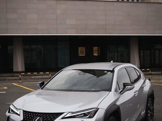 2020 Lexus UX 260h I, серебристый, 3000000 рублей, вид 4