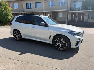 2019 BMW X5 M50d IV (G05/G18), белый, 6990000 рублей, вид 3