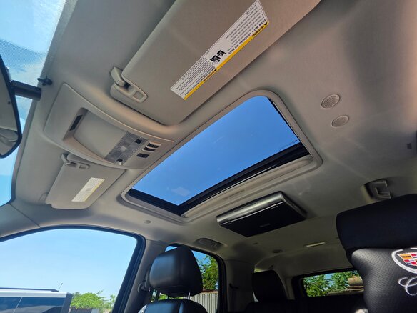 2011 Cadillac Escalade III, серебристый, 1900050 рублей - вид 15