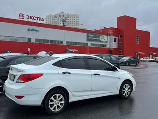 2013 Hyundai Solaris I, белый, 550000 рублей, вид 4