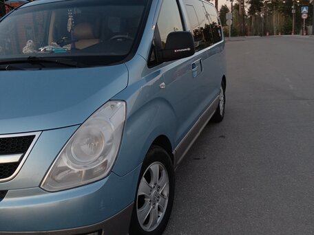 2010 Hyundai Grand Starex, голубой, 1300000 рублей, вид 2