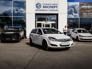 2011 Opel Astra H Рестайлинг, белый, 550000 рублей, вид 1