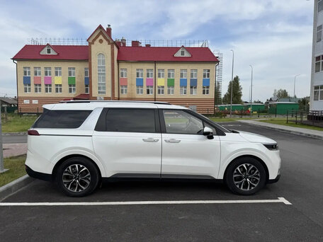 2021 Kia Carnival IV, белый, 3650000 рублей, вид 4