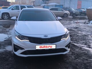 2019 Kia Optima IV Рестайлинг, белый, 1730000 рублей, вид 3