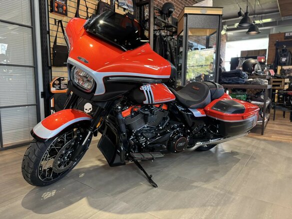 2024 Harley-Davidson CVO Street Glide, оранжевый, 4900000 рублей - вид 15