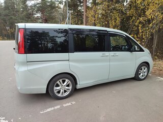 2015 Honda Stepwgn V, зелёный, 1800000 рублей, вид 4