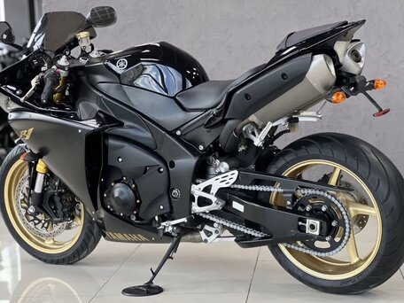 2009 Yamaha YZF-R1, чёрный, 999999 рублей, вид 5
