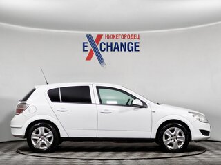 2011 Opel Astra H Рестайлинг, белый, 308000 рублей, вид 4