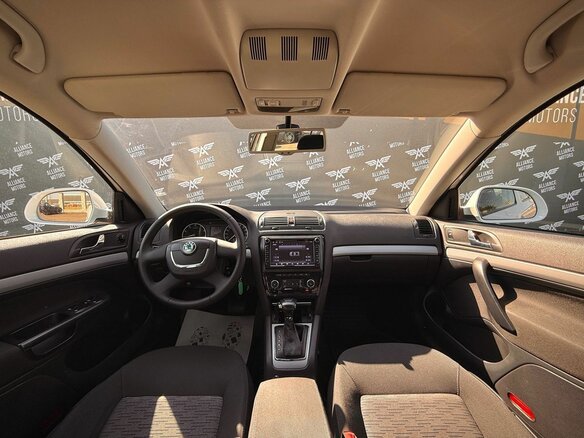 2012 Skoda Octavia II (A5) Рестайлинг, белый - вид 12