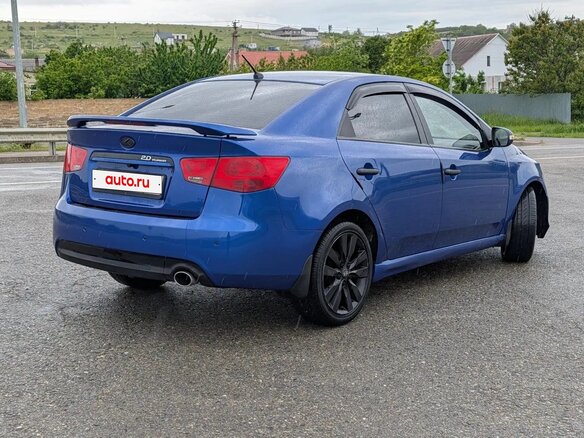 2010 Kia Cerato 4-speed II, голубой, 850000 рублей - вид 8
