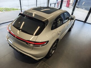2026 Porsche Macan I Рестайлинг 2, серый, 14540000 рублей, вид 3