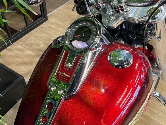 2023 Harley-Davidson Fat Boy, пурпурный, 3550000 рублей - вид 11