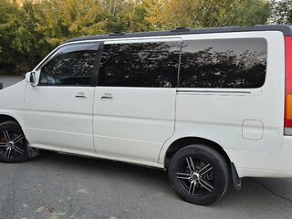 2000 Honda Stepwgn I Рестайлинг, белый, 650000 рублей, вид 2