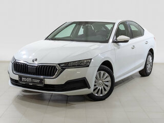 2021 Skoda Octavia IV (A8), белый, 2425000 рублей, вид 1