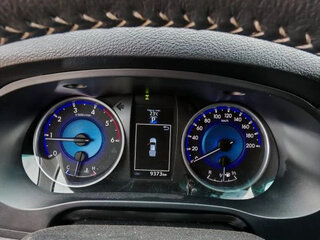 2016 Toyota Hilux VIII, чёрный, 8000000 рублей, вид 4