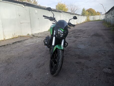 2020 Bajaj Dominar 400, зелёный, 300000 рублей, вид 2