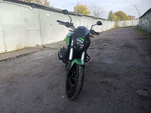 2020 Bajaj Dominar 400, зелёный, 300000 рублей - вид 1