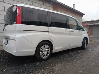 2019 Honda Stepwgn V Рестайлинг, белый, 2189000 рублей, вид 3