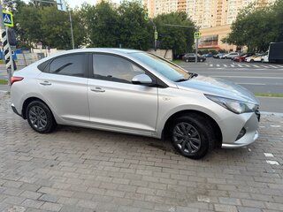 2023 Hyundai Accent V Рестайлинг, серый, 1690000 рублей, вид 2
