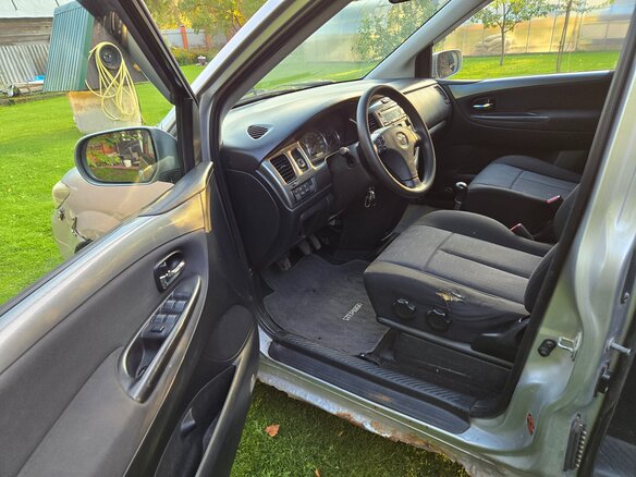 2004 Mazda MPV II (LW) Рестайлинг, серебристый, 270000 рублей - вид 5