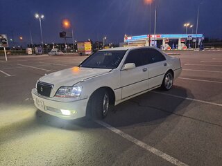 2001 Toyota Crown Majesta III (S170), белый, 700000 рублей, вид 2