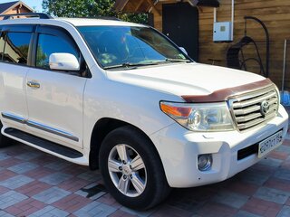 2013 Toyota Land Cruiser 200 Series Рестайлинг 1, белый, 3850000 рублей, вид 1