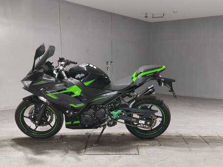2018 Kawasaki Ninja 400, чёрный, 455000 рублей, вид 2