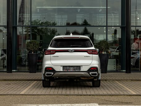 2023 Chery Tiggo 8 I Рестайлинг, белый, 1795000 рублей, вид 5