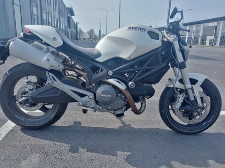 2008 Ducati Monster 696, белый, 460000 рублей, вид 2