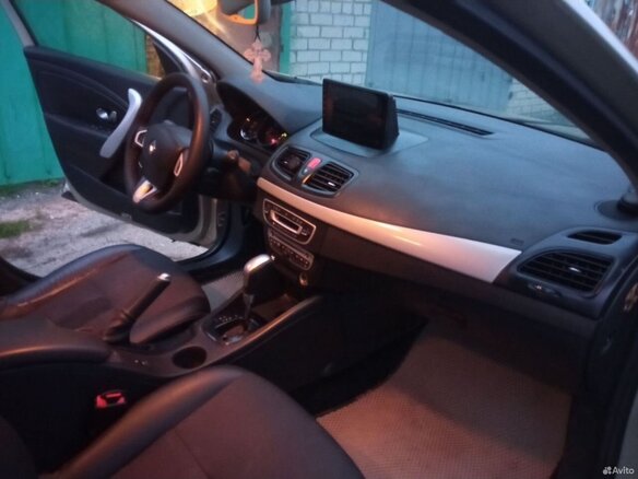 2011 Renault Fluence I, бежевый, 550000 рублей - вид 6