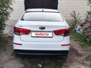 2016 Kia Rio III Рестайлинг, белый, 650000 рублей, вид 3