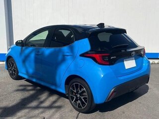 2023 Toyota Yaris IV, голубой, 1251000 рублей, вид 5
