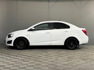 2012 Chevrolet Aveo II, белый, 550000 рублей, вид 2