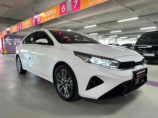 2024 Kia K3 II Рестайлинг, белый, 2290000 рублей, вид 1