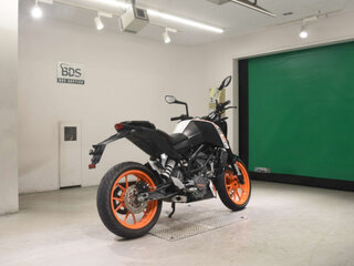2013 KTM 125 Duke, белый, 255000 рублей, вид 5