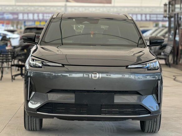 2025 Changan Qiyuan Q05 I, серый - вид 1
