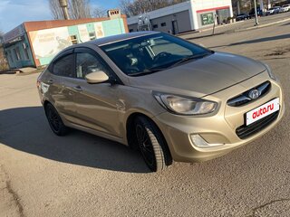 2013 Hyundai Solaris I, бежевый, 800000 рублей, вид 2